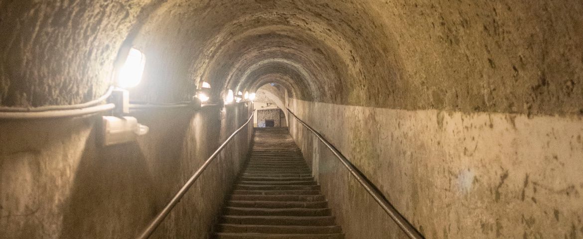 Nápoles subterrânea e Nápoles moderna