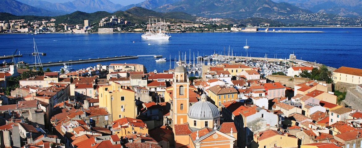 Ajaccio e a Ponta do Parata