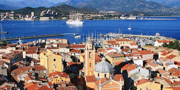 Ajaccio e a Ponta do Parata